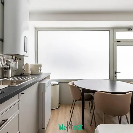 Getaway: Charming 30m² Flat For 4